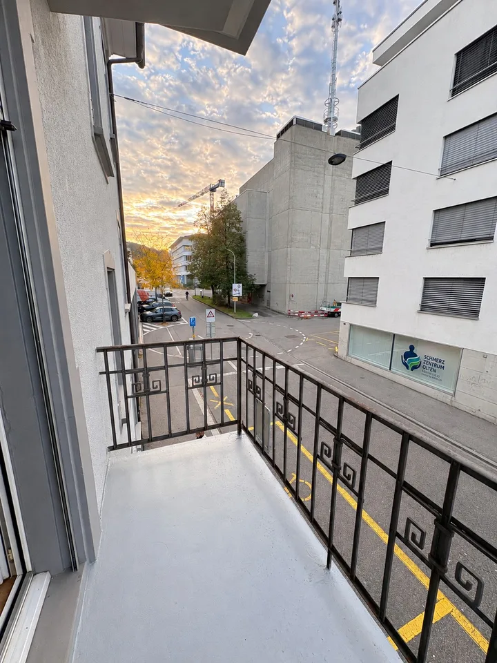 Charmante 2.0-Zimmer-Wohnung in Olten nur wenige Gehminuten vom Bahnhof SBB entfernt – Foto 2 von 9