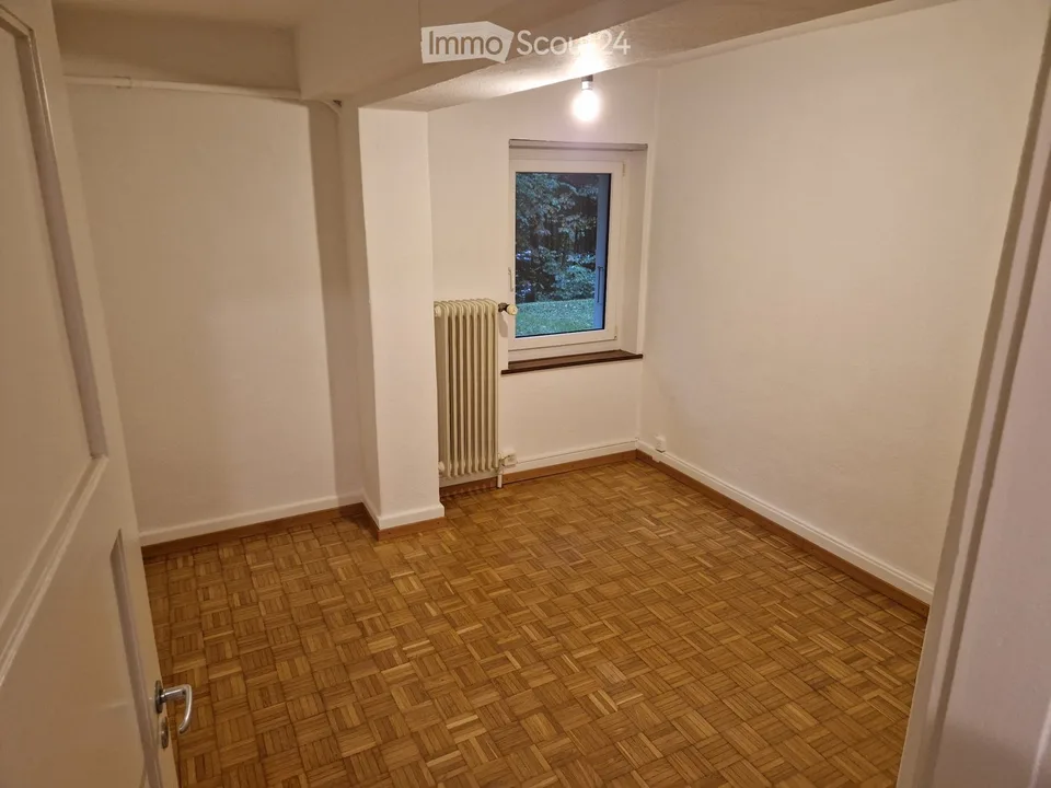 Zentrale und ruhige 2.5-Zimmer-Wohnung – Foto 3 von 5