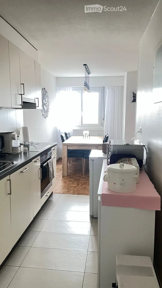 3,5 Zimmer mit Parkplatz ab 01.12 – Foto 2 von 5