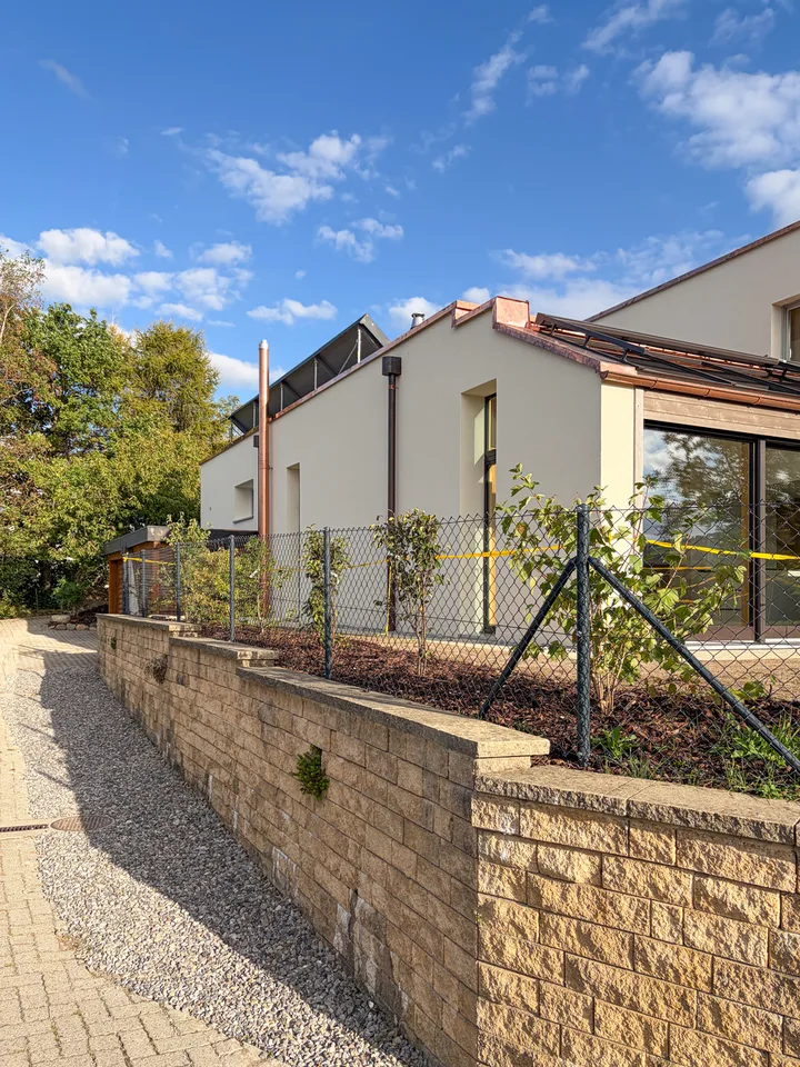 BULLE -- VILLA CONTIGUË RÉNOVÉE DE 6,5 PIÈCES AVEC JARDIN – photo 13 sur 13
