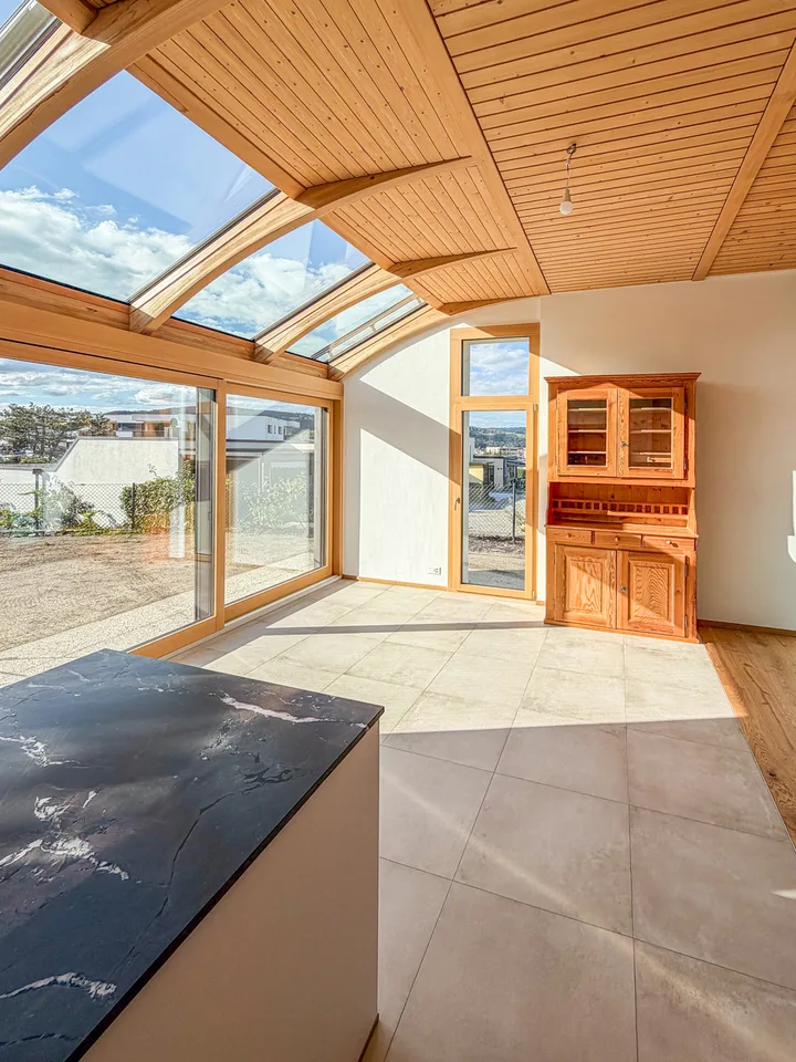 BULLE -- VILLA CONTIGUË RÉNOVÉE DE 6,5 PIÈCES AVEC JARDIN – photo 5 sur 13