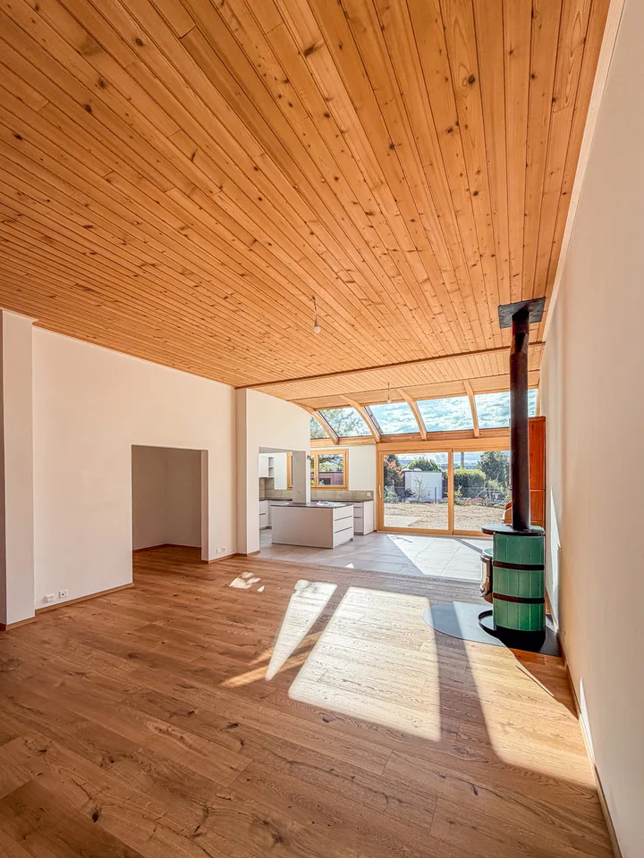 BULLE -- VILLA CONTIGUË RÉNOVÉE DE 6,5 PIÈCES AVEC JARDIN – photo 6 sur 13