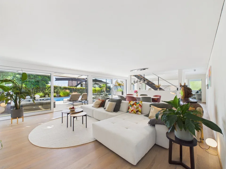 Ein Zuhause, das keine Wünsche offenlässt - Modernes Einfamilienhaus mit Garten und Pool – Foto 4 von 12