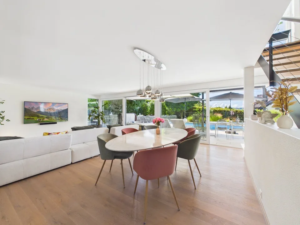 Ein Zuhause, das keine Wünsche offenlässt - Modernes Einfamilienhaus mit Garten und Pool – Foto 6 von 12