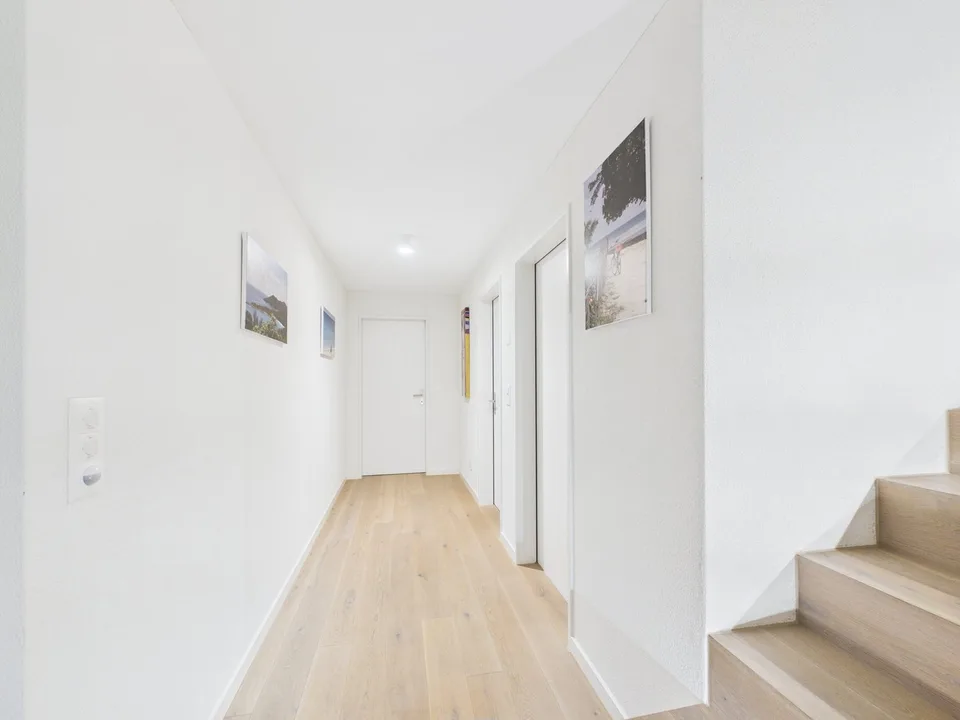 Ein Zuhause, das keine Wünsche offenlässt - Modernes Einfamilienhaus mit Garten und Pool – Foto 11 von 12