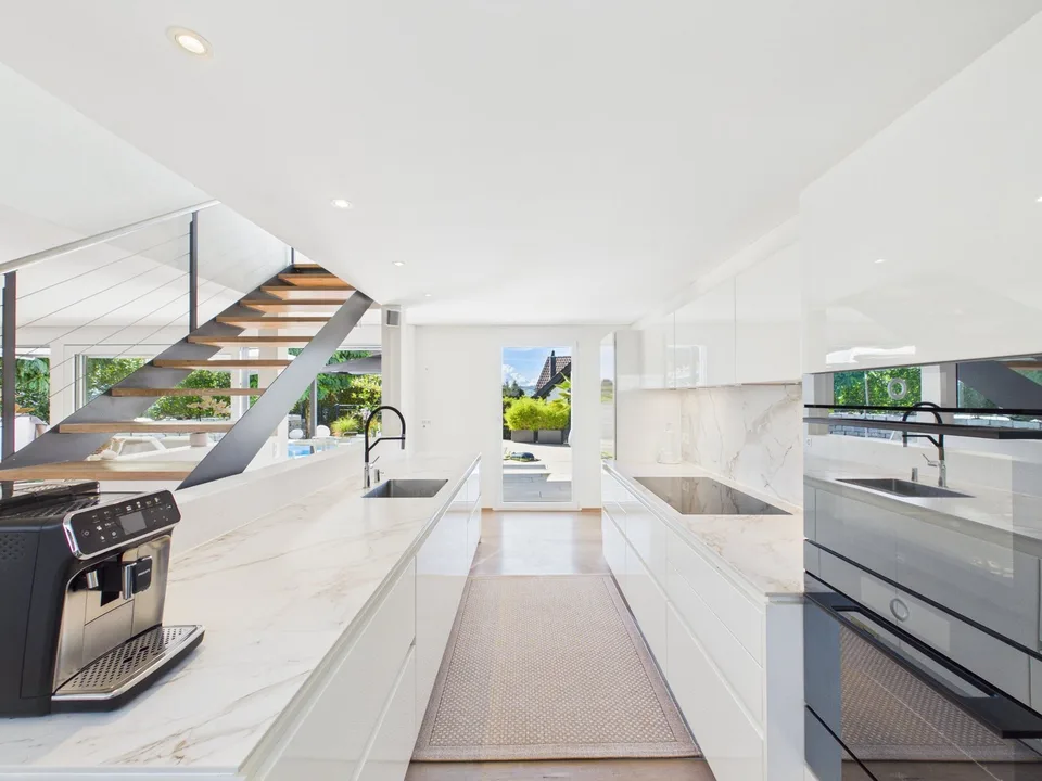 Ein Zuhause, das keine Wünsche offenlässt - Modernes Einfamilienhaus mit Garten und Pool – Foto 5 von 12