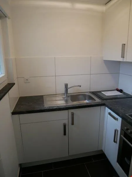 Helle 2-Zimmer-Wohnung mit Balkon und Bergblick in Bilten – Foto 2 von 9