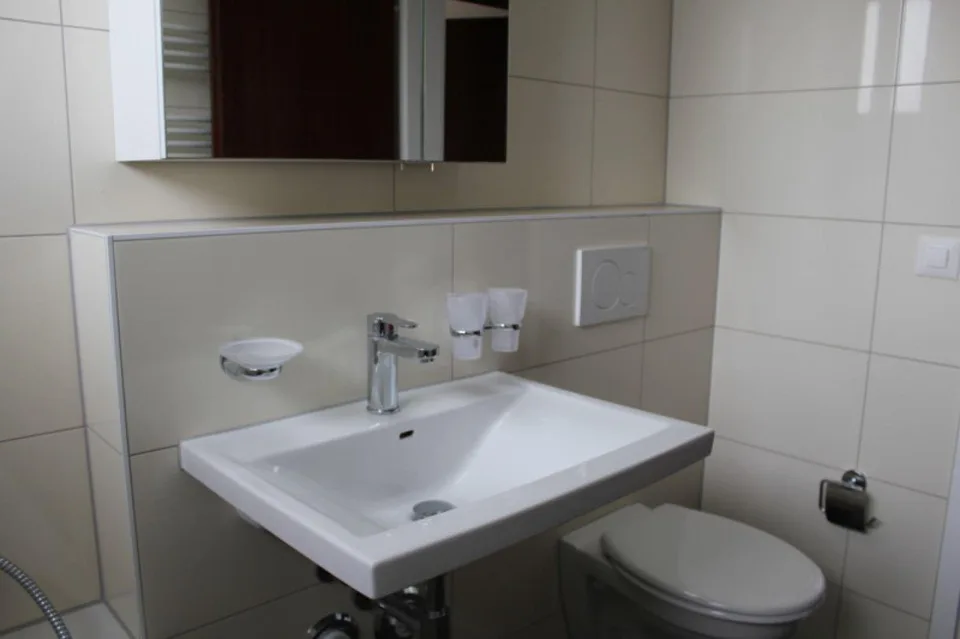 Helle 4-Zimmer-Wohnung mit Balkon – Foto 11 von 11