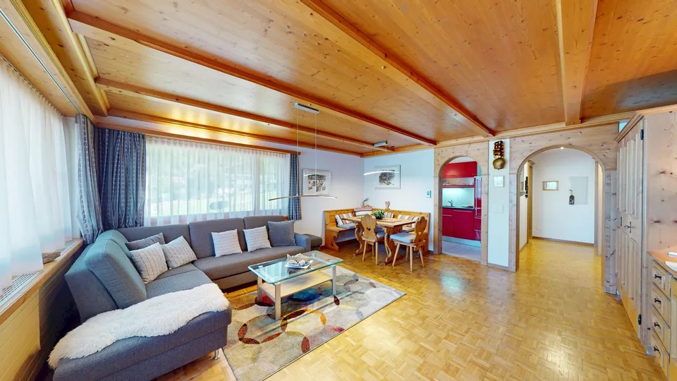 Appartement de 2,5 pièces stylé et entièrement meublé avec place assise dans le jardin à Klosters – photo 4 sur 14