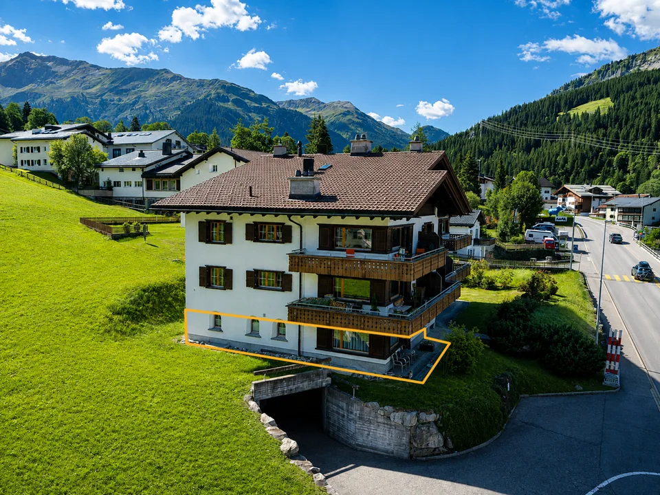 Appartement de 2,5 pièces stylé et entièrement meublé avec place assise dans le jardin à Klosters – photo 6 sur 14