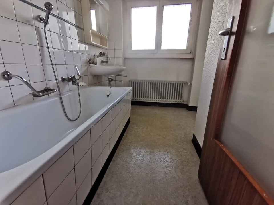 Schöne 4.5 Zimmerwohnung an zentraler Lage – Foto 4 von 6