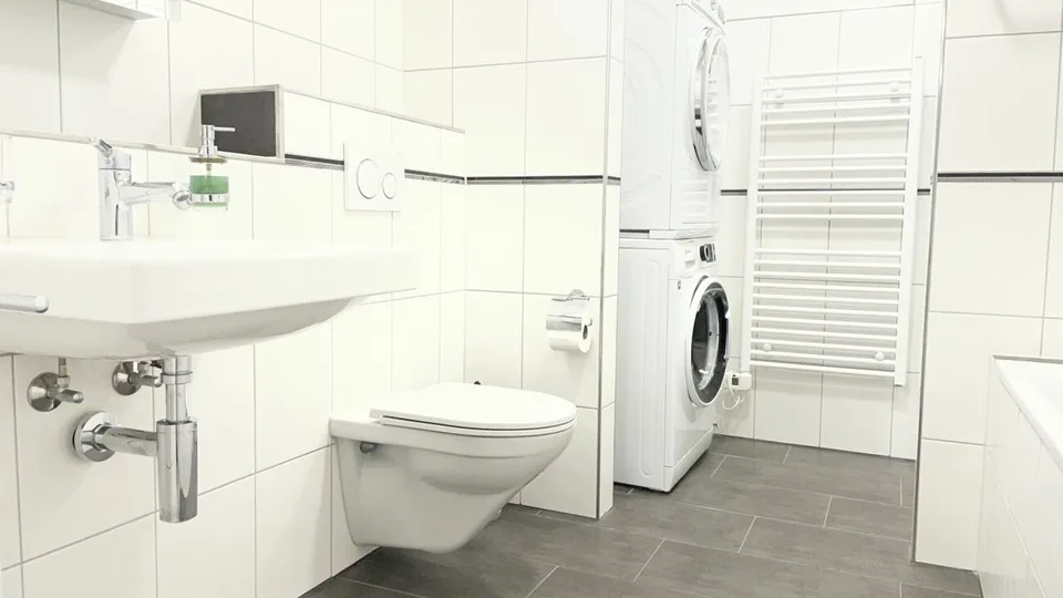 Appartamento moderno con grande terrazza – foto 5 di 8