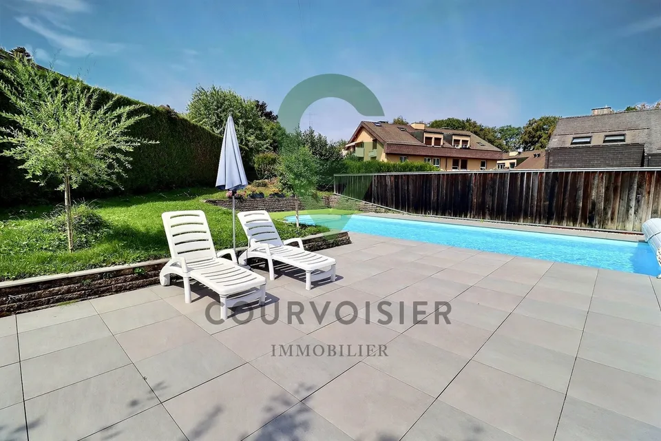 Magnifique triplex en pignon rénové avec jardin et piscine – photo 2 sur 13