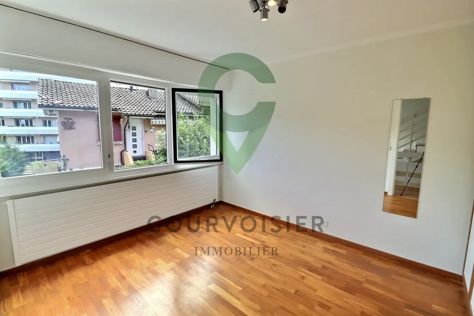 Magnifique triplex en pignon rénové avec jardin et piscine – Foto 10 von 13