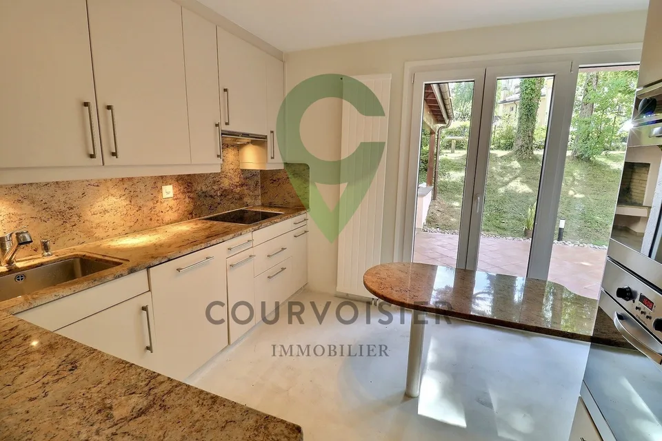 Magnifique triplex en pignon rénové avec jardin et piscine – Foto 6 von 13