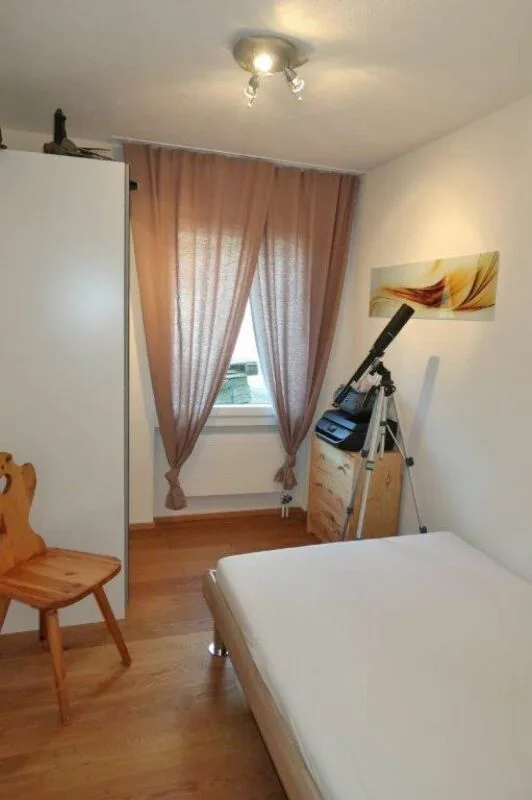 Appartement de 4 pièces et demi au rez-de-chaussée à Pitasch – photo 7 sur 8