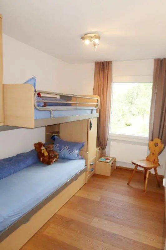 Appartement de 4 pièces et demi au rez-de-chaussée à Pitasch – photo 6 sur 8