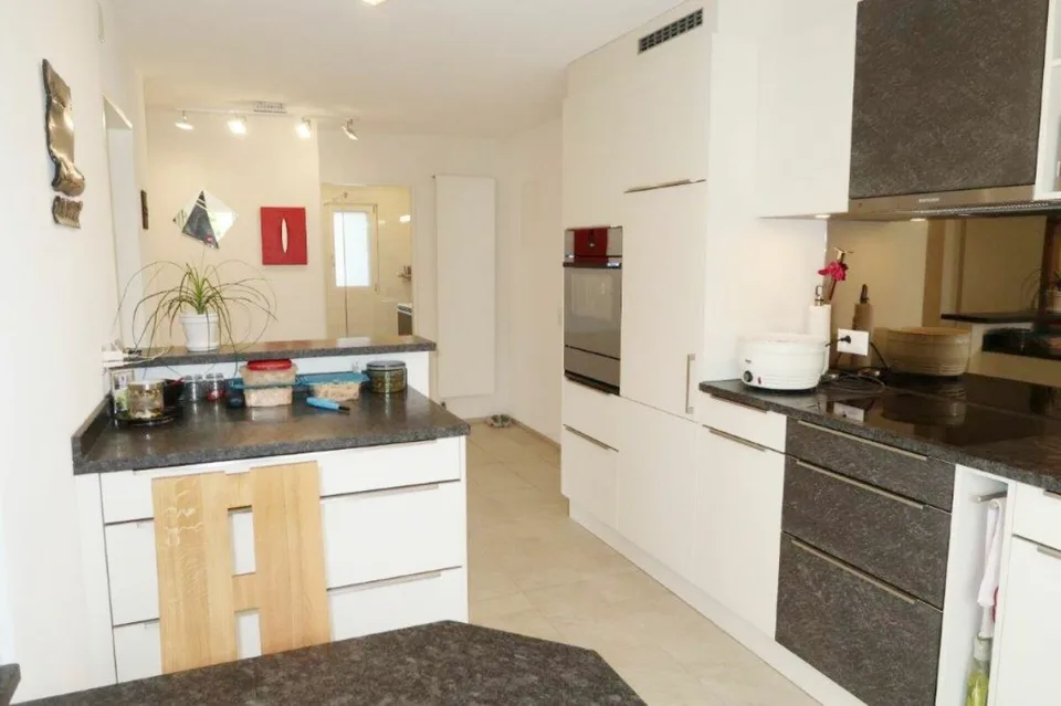 Appartement de 4 pièces et demi au rez-de-chaussée à Pitasch – photo 4 sur 8