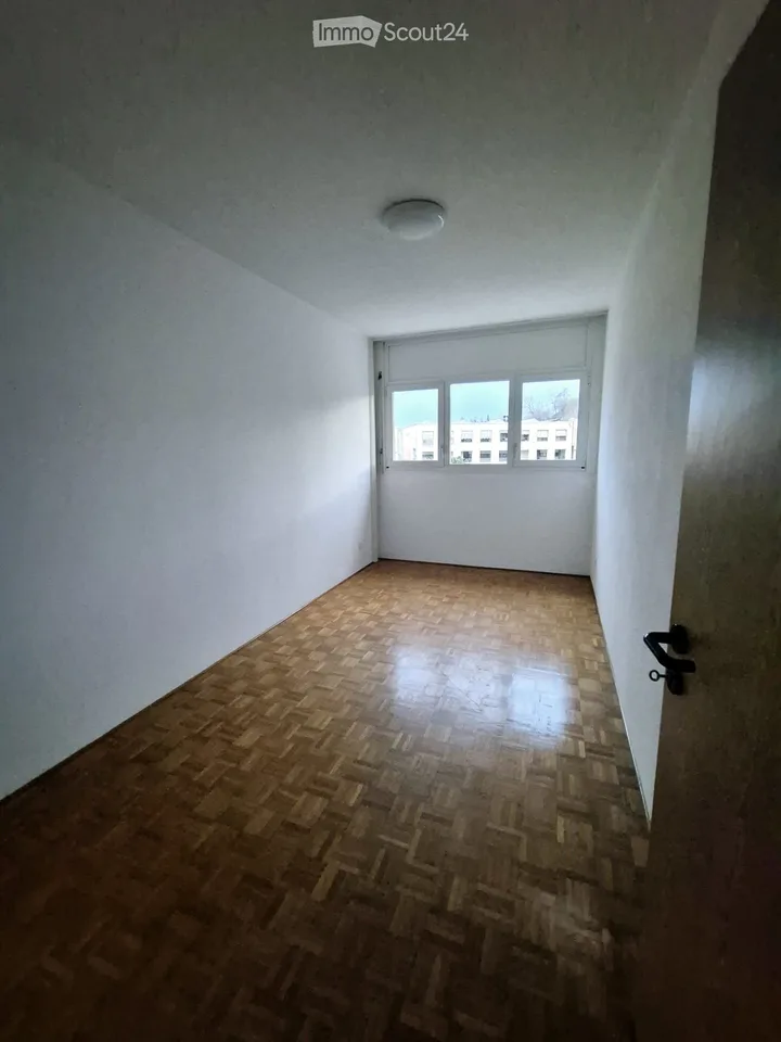 Mieten-oder-kaufen 3.5 Lokale mit Parkplatz – Foto 8 von 12