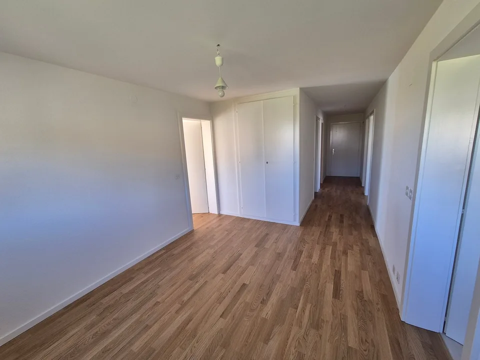 Appartamento nuovo di 4 locali con balcone a Bercher – foto 7 di 11