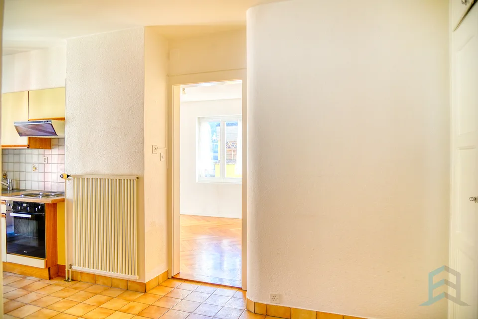 A LOUER Appartement de 2 ½ pièces avec balcon au centre-ville – foto 5 di 13