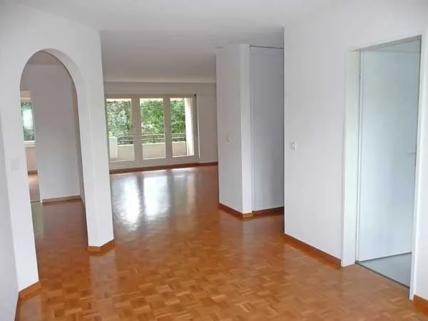 Appartamento con posto a sedere in giardino in stile nuovo ! – foto 2 di 5