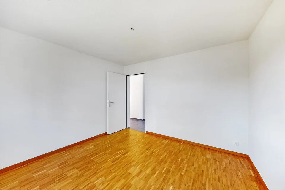 Ampio e moderno appartamento familiare a Niederhasli – foto 6 di 9