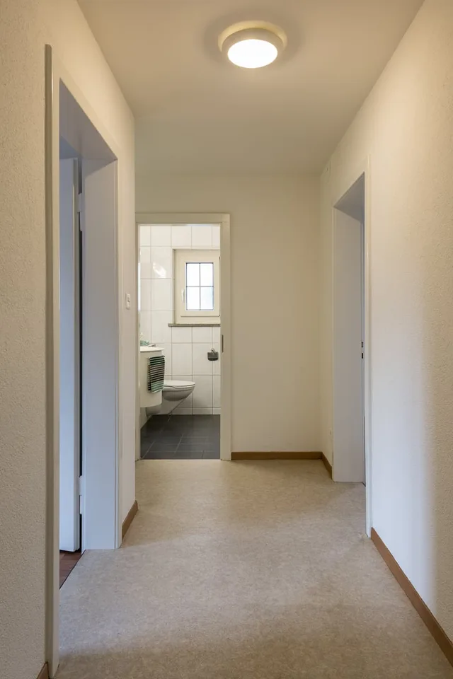 Appartamento di 3 camere in una zona tranquilla – foto 3 di 7