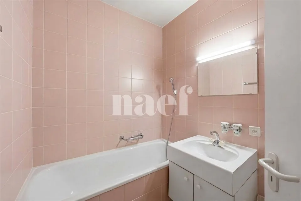 Helles Apartment im 6. Stock mit schöner Terrasse – Foto 8 von 9