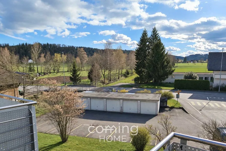 Modernisierte 2.5 Zimmer Dachwohnung mit Balkon in Thörigen – Foto 6 von 8