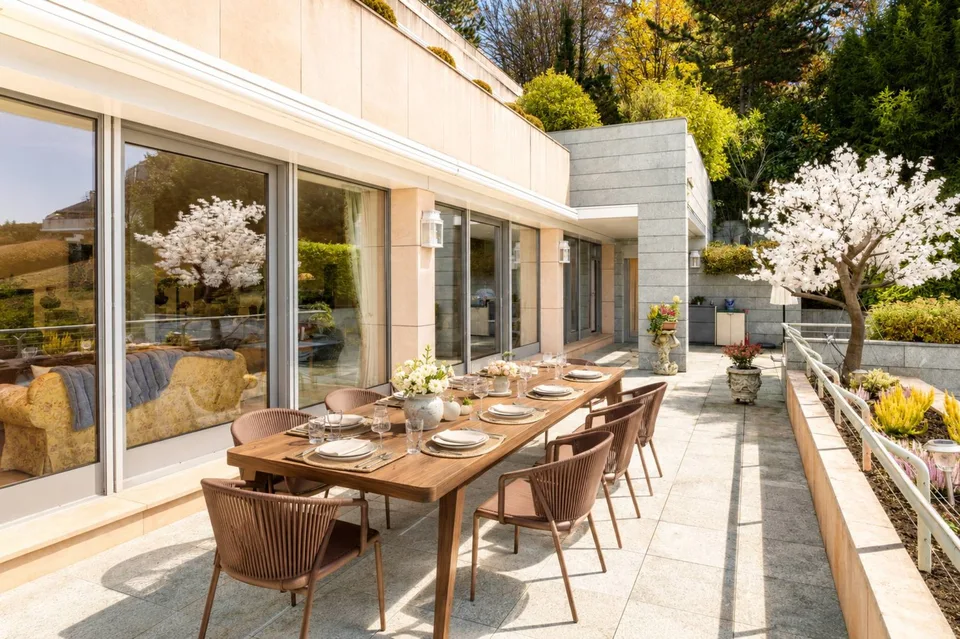 Magnifique appartement avec terrasse surplombant le lac – photo 11 sur 12