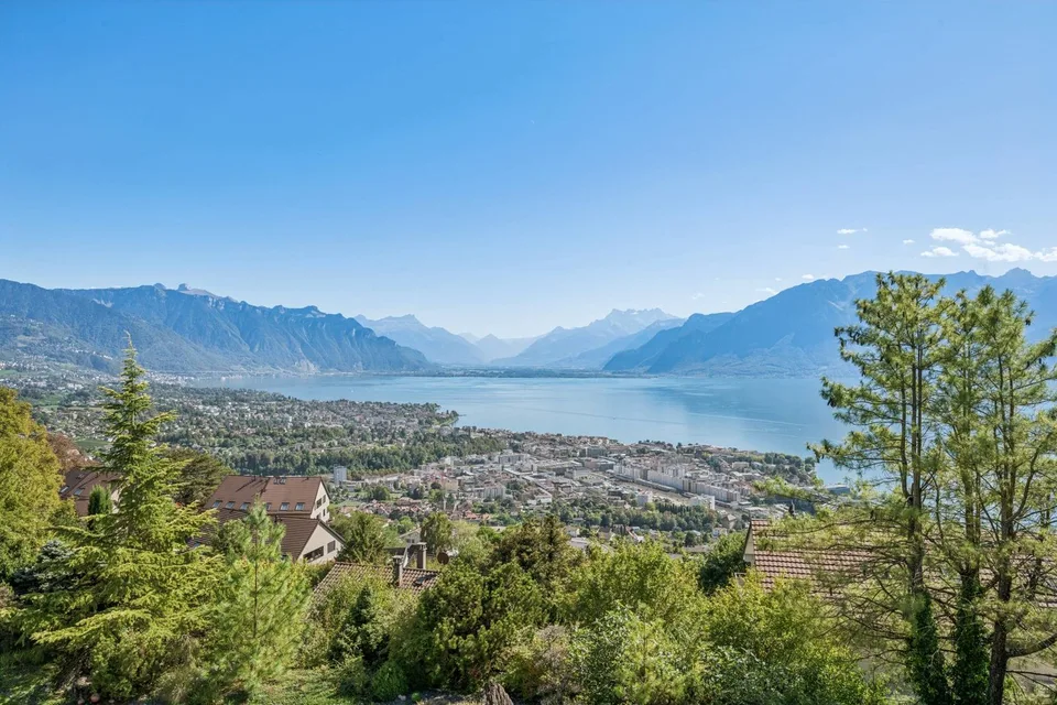 Herrschaftliche Immobilie mit Panoramablick auf den See – Foto 2 von 13