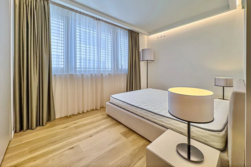 Lugano-Muzzano: Elegant furnished 3.5-room apartment with direct access to Lake Lugano for sale – photo 7 of 11