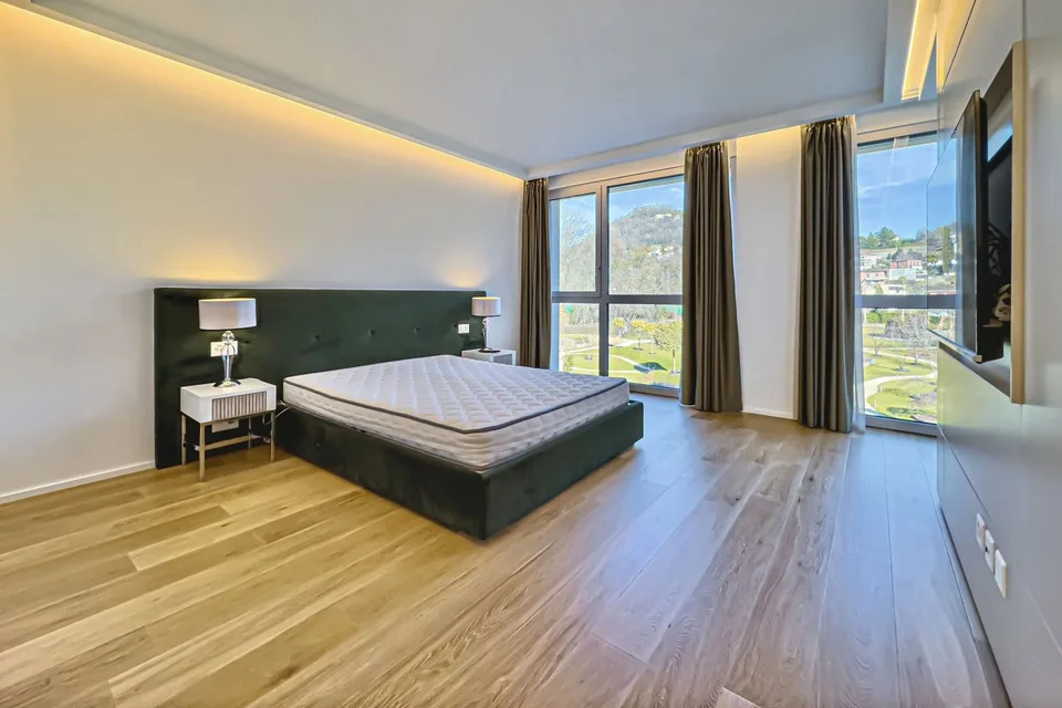 Lugano-Muzzano: Elegant furnished 3.5-room apartment with direct access to Lake Lugano for sale – photo 5 of 11