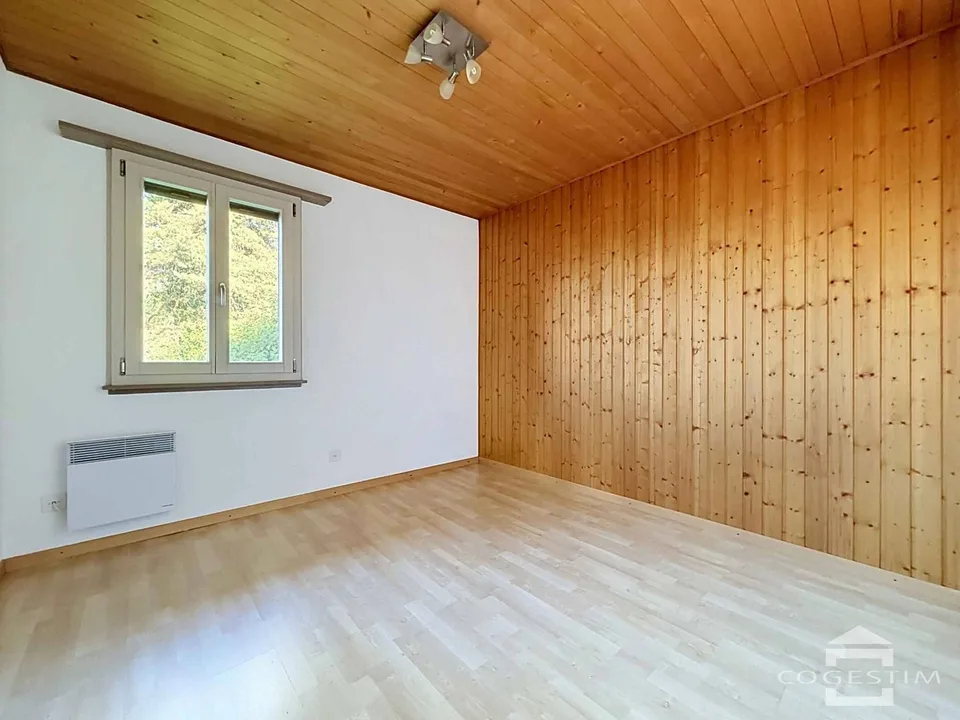Charmanter Chalet 4.5 Zimmer mit freier Sicht – Foto 7 von 13