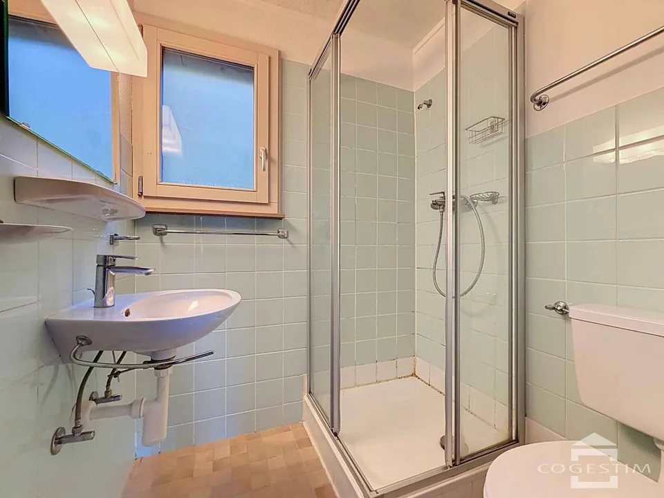 Charmanter Chalet 4.5 Zimmer mit freier Sicht – Foto 9 von 13