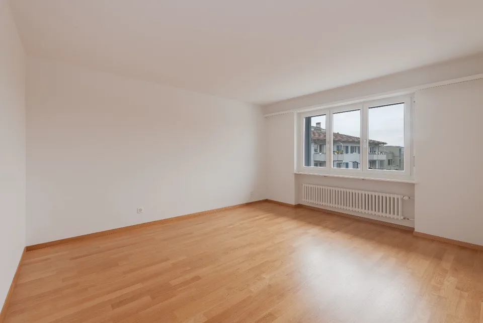 Appartement 3 pièces lumineux avec balcon à Oberwinterthur – photo 4 sur 9