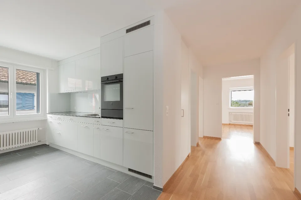 Appartement 3 pièces lumineux avec balcon à Oberwinterthur – photo 3 sur 9