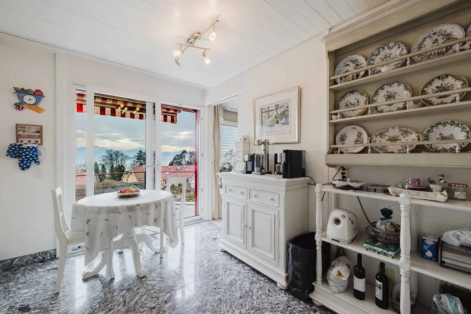Elegantes Apartment mit Privatlift, Terrassen und freier Sicht in Pully Nord – Foto 4 von 6