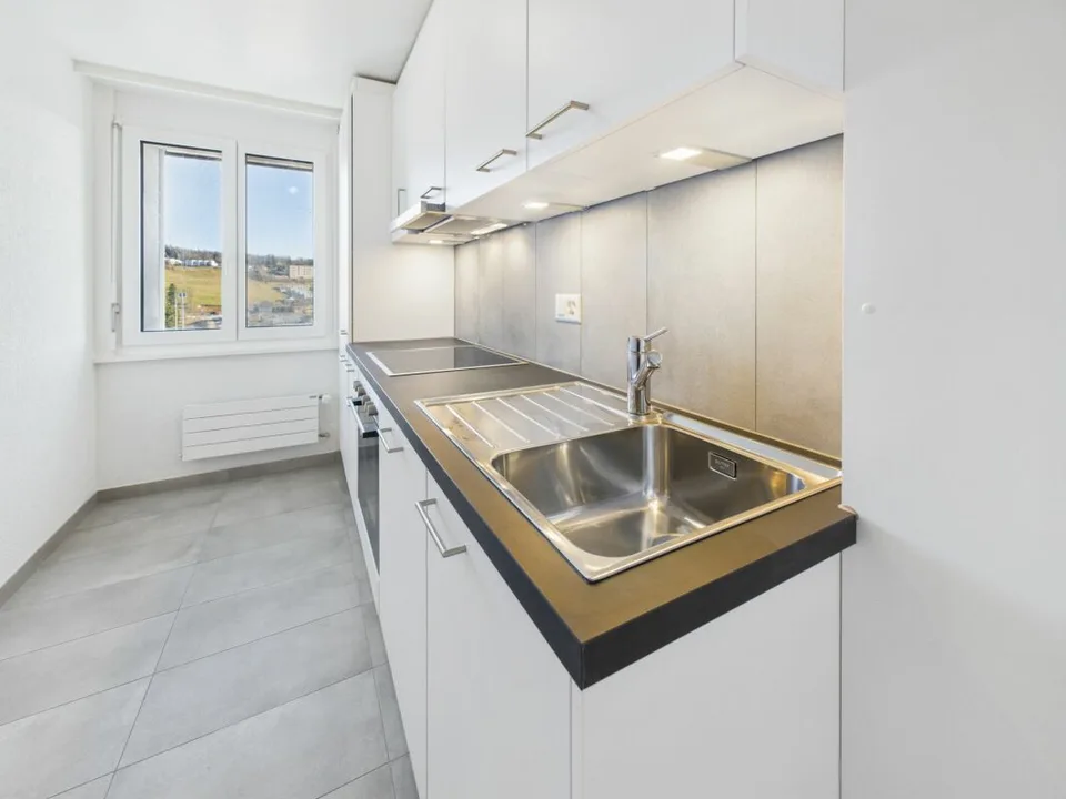 APPARTEMENT DE 2.5 PIÈCES RÉNOVÉ À LA CHAUX-DE-FONDS - À VISITER ! – photo 7 of 12