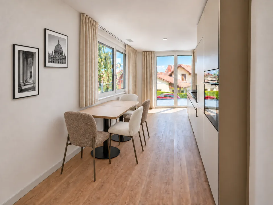Charming 2.5-Room Apartment with Balcony & Beautiful Views in Kilchberg – Foto 3 von 4