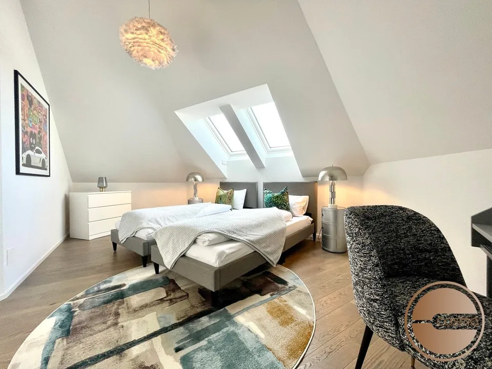 PENTHOUSE MIT AUSSICHT IM HERZEN WIEDIKONS / PENTHOUSE WITH VIEW IN THE HEART OF WIEDIKON – Foto 7 von 12