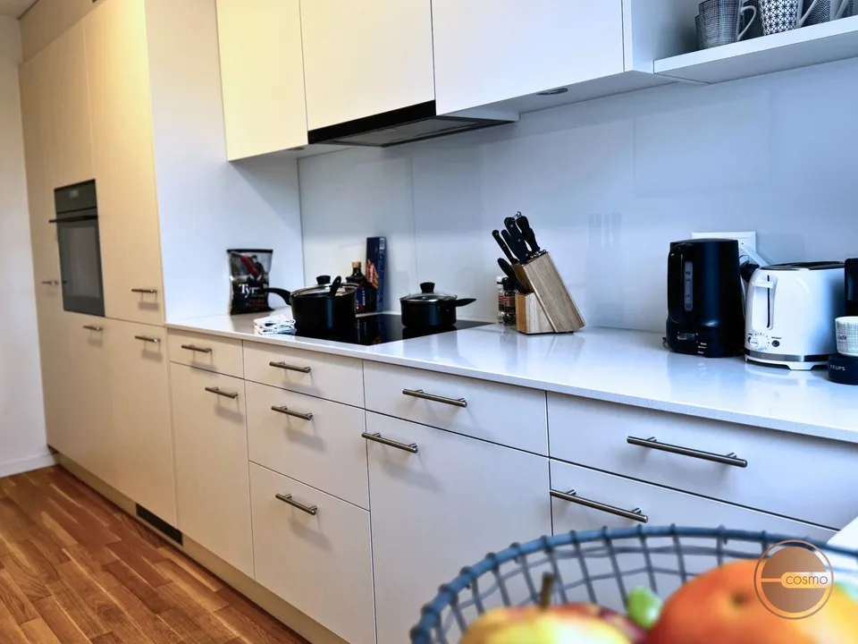 COSMOPOLITAN APARTMENTS - 4.5 ROOM / 3-BEDROOM SERVICED APARTMENT – Foto 8 von 28