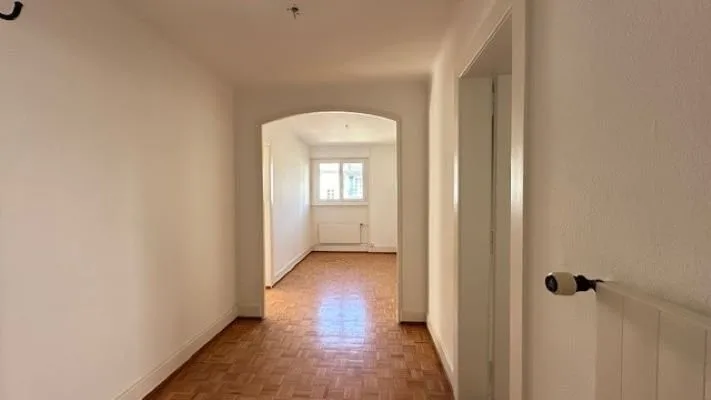 Großes 2-Zimmer-Wohnung im Cour-Viertel – Foto 5 von 6