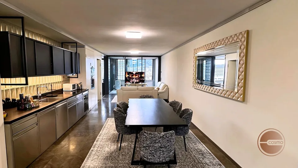 LUXURIÖSES WOHNEN ÜBER DEN DÄCHERN ZÜRICHS / LUXURIOUS LIVING ABOVE THE ROOFS OF ZURICH – photo 8 sur 12
