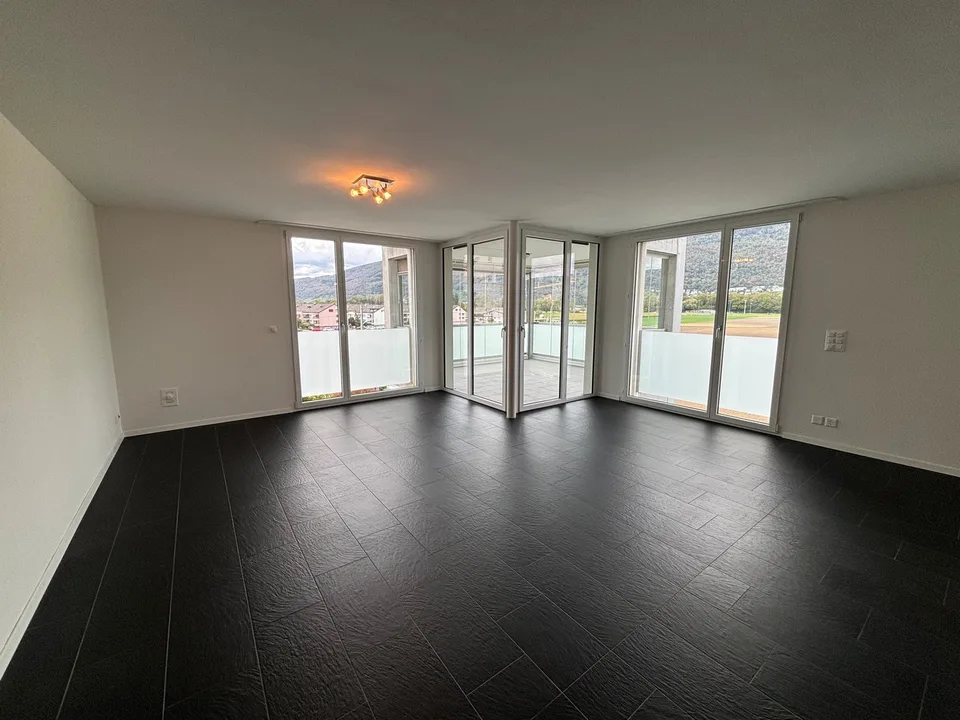 Helle 5.5-Zimmer-Wohnung mit Jurablick in Ipsach – Foto 2 von 12