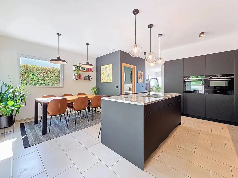 Moderne Villa zwischen Eleganz, Komfort und Natur – Foto 2 von 13