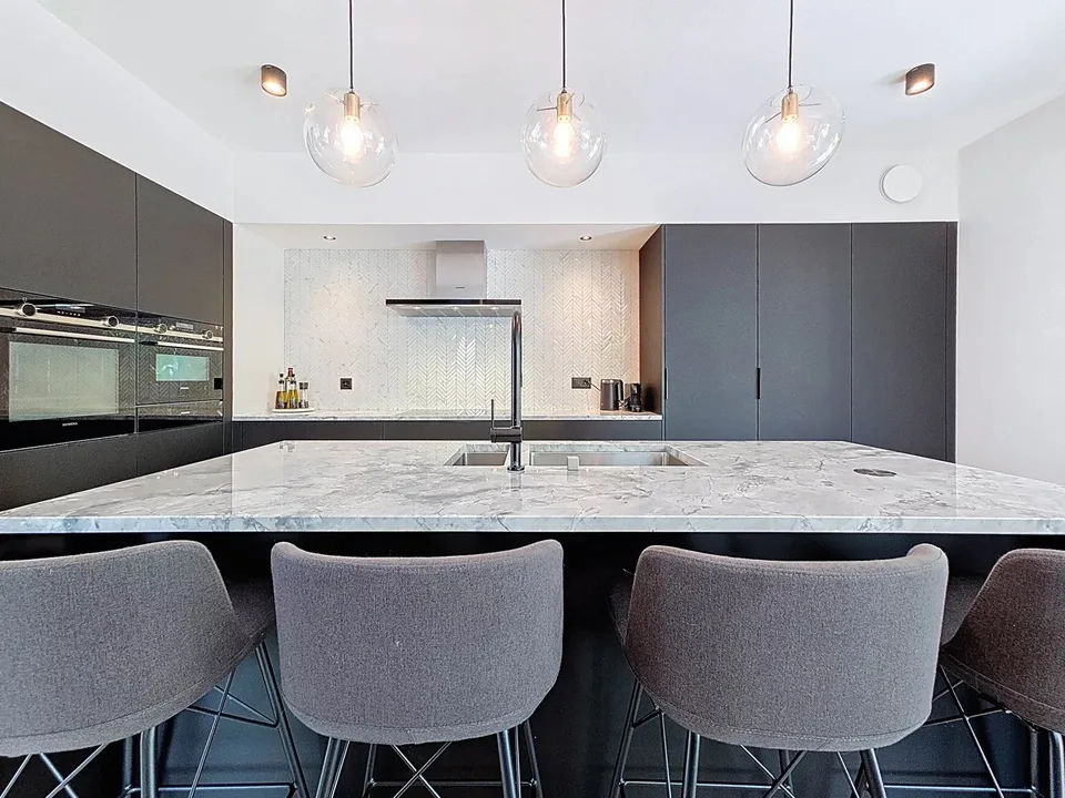 Moderne Villa zwischen Eleganz, Komfort und Natur – Foto 4 von 13