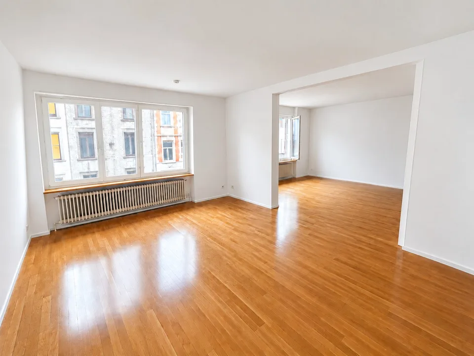 Grosszügige 5-Zimmer-Wohnung an zentraler Lage in Zürich – Foto 4 von 12