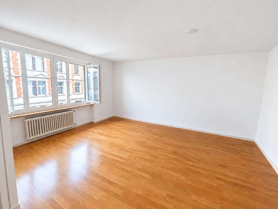 Grosszügige 5-Zimmer-Wohnung an zentraler Lage in Zürich – Foto 5 von 12